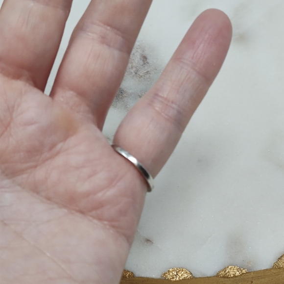 Size 4 Sterling Silver Women's Ring With CZ Accents - Picture 8 of 12